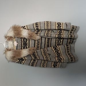 Skies Are Blue Aztec 💙 😍 Cardigan Vest with removable Fur Collar. size Medium.